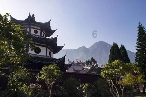 逃离诡异的古庙