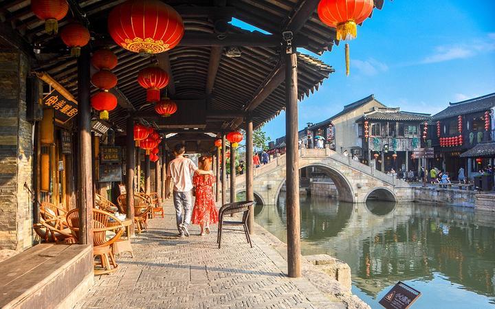 想带小孩来个亲子旅游，大家觉得居住在什么酒店比较好呢？游戏画面